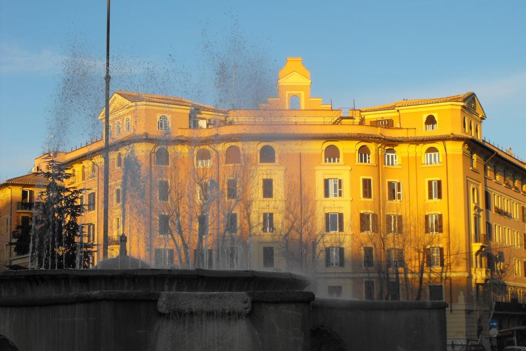 St.Peter Withlove Roma Camera foto